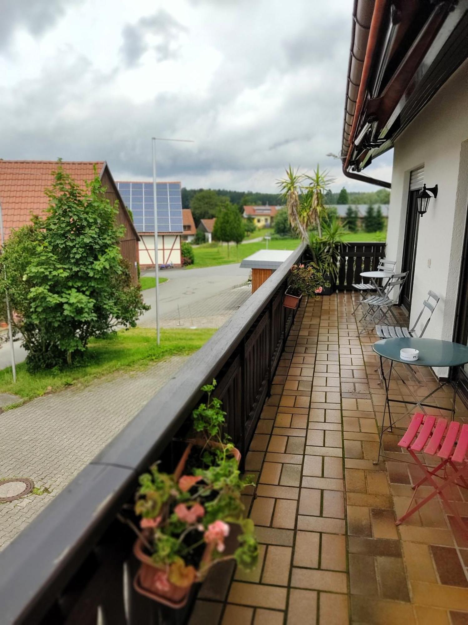 Gruenvogels Landgasthof Zum Gruenen Baum Oberzent ภายนอก รูปภาพ